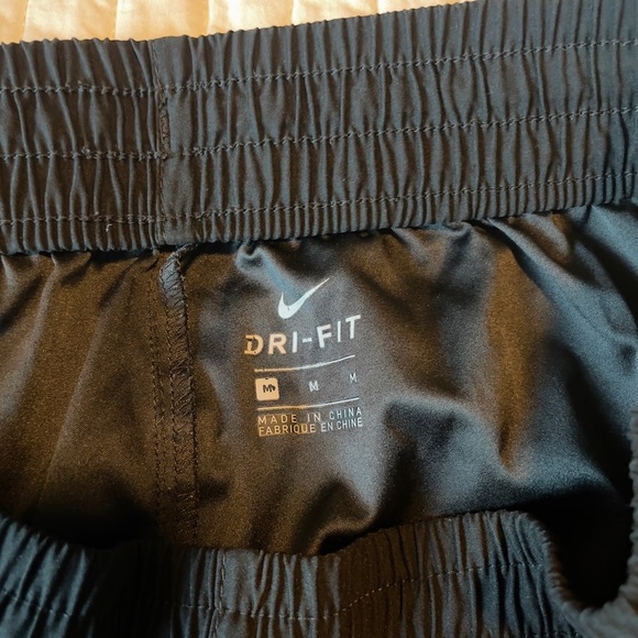 Nike Dri Fit Black Flex Woven Capris - Picture 5 of 5